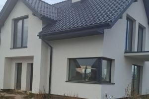 widok na dwie ściany budynku jednorodzinnego
